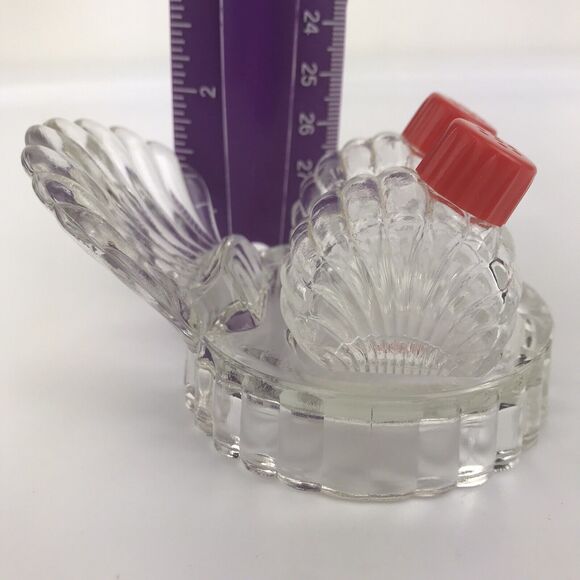 Vintage Salt & Pepper Shakers Clear Glass Red Lids Clam Shell Holder Turkey - Picture 8 of 8